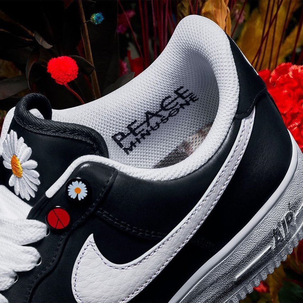 PEACEMINUSONE x Nike Air Force 1 Sepatu 