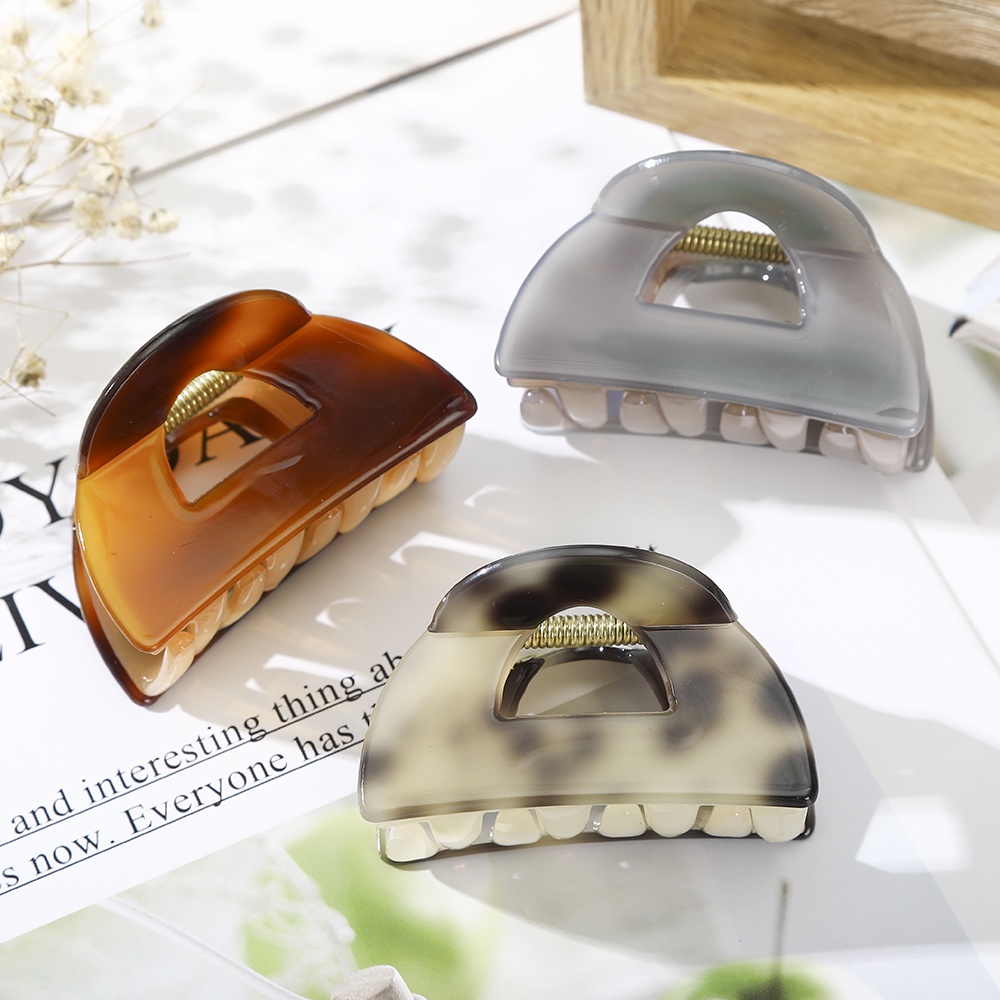 Korean 6cm Hair Clip Fashion Simple Claw Clips Women Wild Hair Clamp Girls Hair Accessories