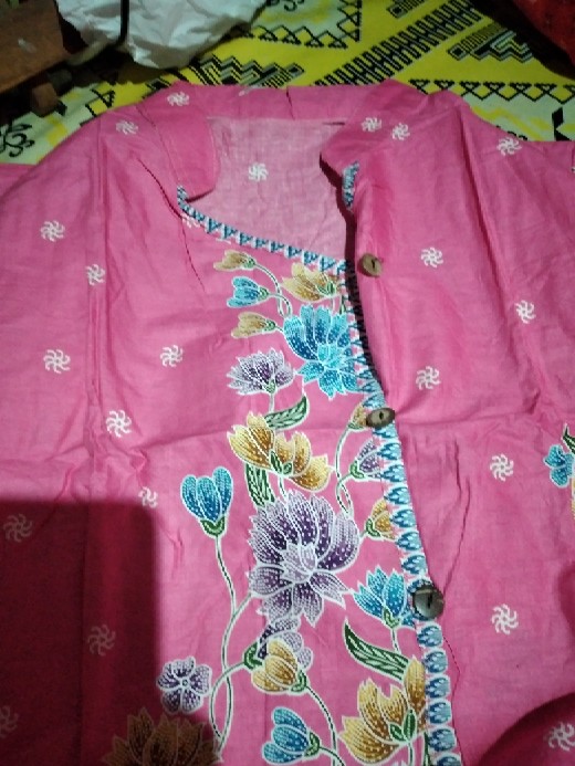 Tunik Batik Bunga Kecil Kancing Samping Berkerah