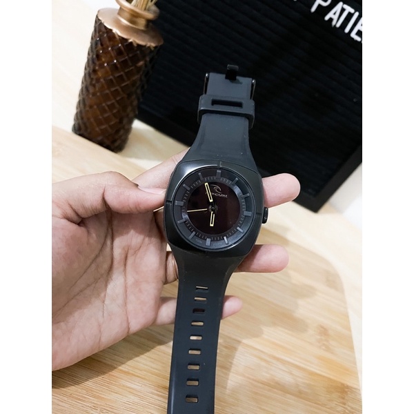 PRELOVED Jam Tangan merk RIPCURL
