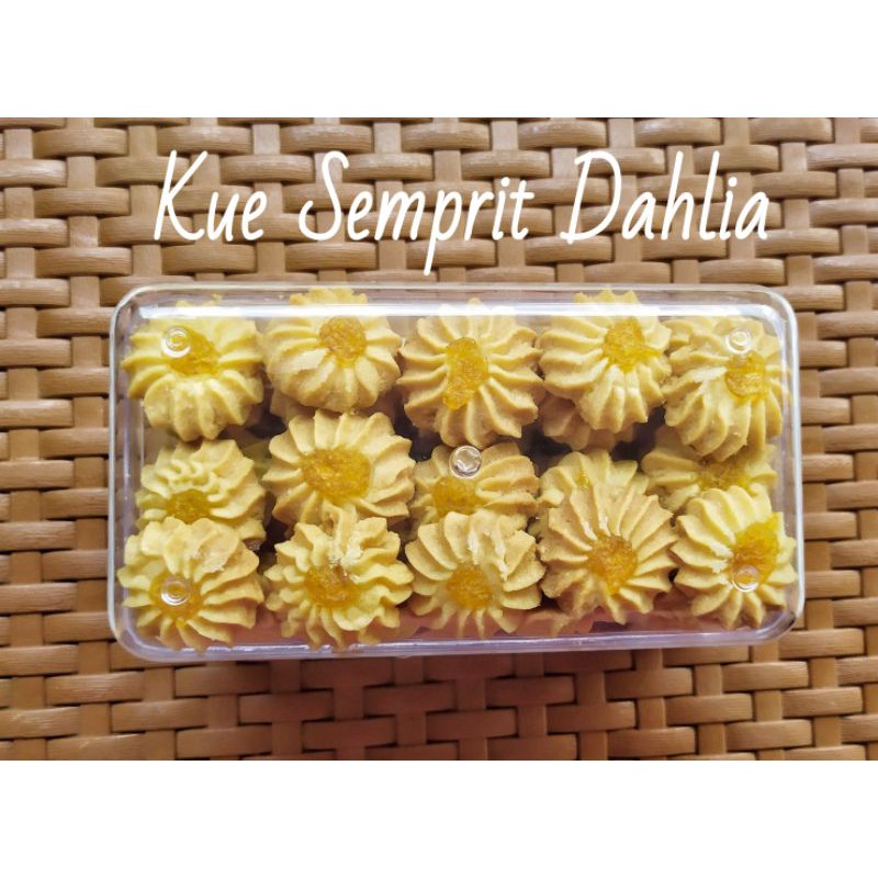 

Premium KUE SEMPRIT NANAS