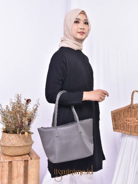 TOTEBAG WANITA HANNAH - GREY, BISA REQUEST NAMA