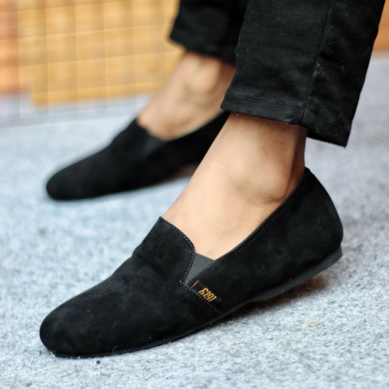 CHORD BLACK Sepatu Pria Casual Slip On Kulit Suede Selop Santai Slop Main Pesta Kondangan Trendy Keren Murah