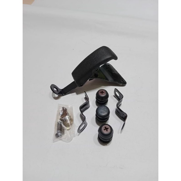 Engsel kaca kijang kapsul kunci kaca belakang kijang kapsul grand super Satuan