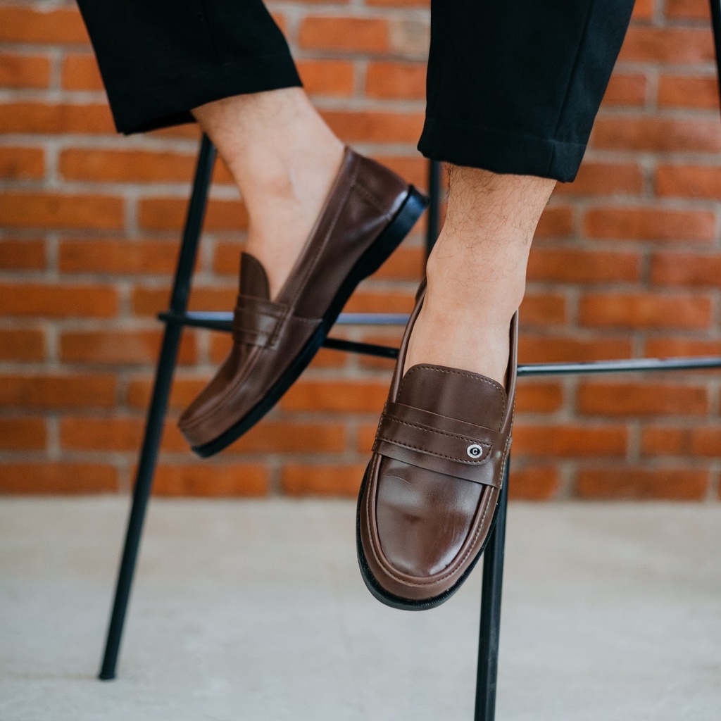 RIONZ X DRT BROWN SERIES - SepatuFormal Pantofel Pria Resmi Formal Hitam Coklat Kulit PU Asli Original Black Kantor Kuliah Casual Gereja Pesta Kondangan Nikahan Kerja Perkantoran PNS Guru Gaya Trendy Kekinian Terlaris Murah