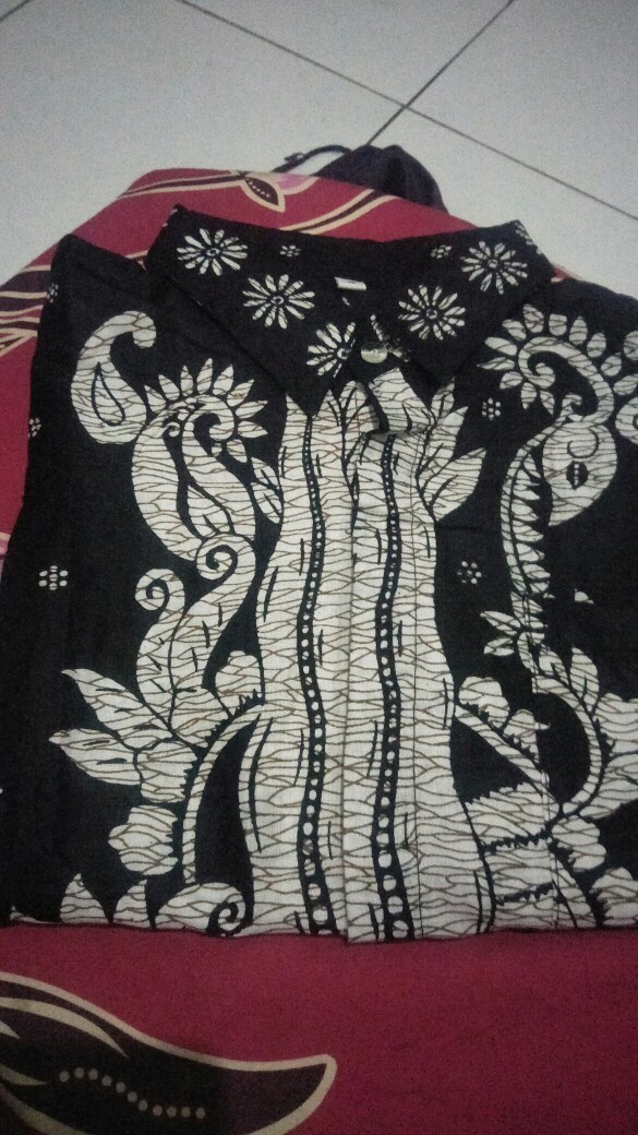 Hem Batik Hitam Manis