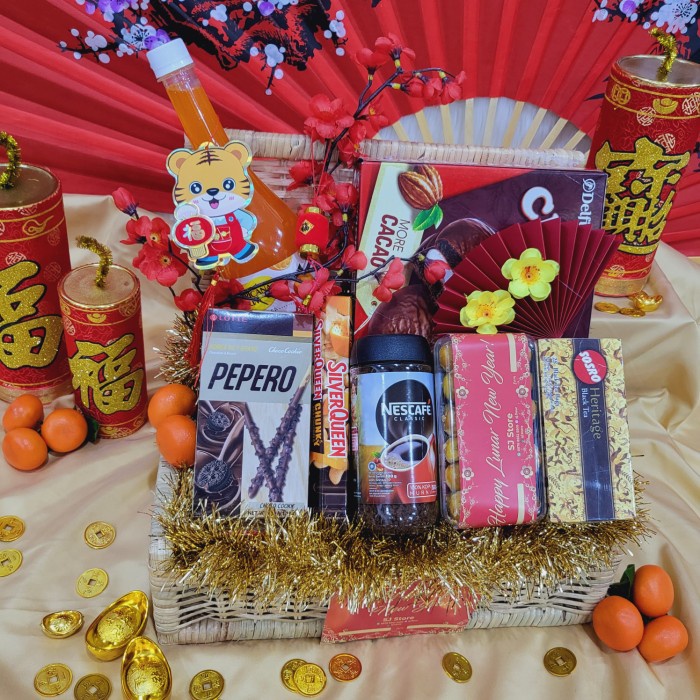 

Paket box dekorasi sakura hampers imlek cny parcel kado kue kering 65