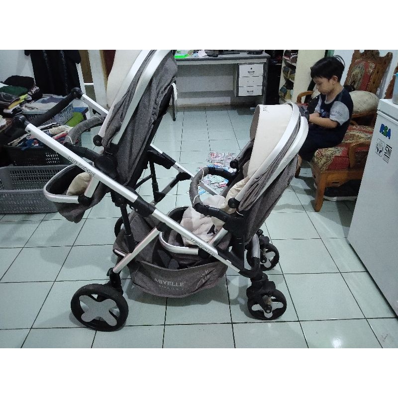 baby Elle duo Evoque twuin
