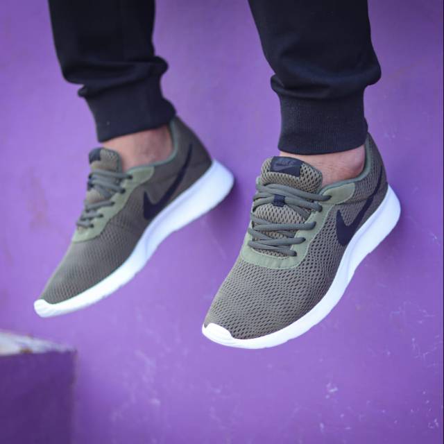Original BNWB Sepatu Nike Tanjun Olive Green