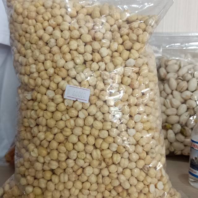 

Oleh oleh haji kacang arab