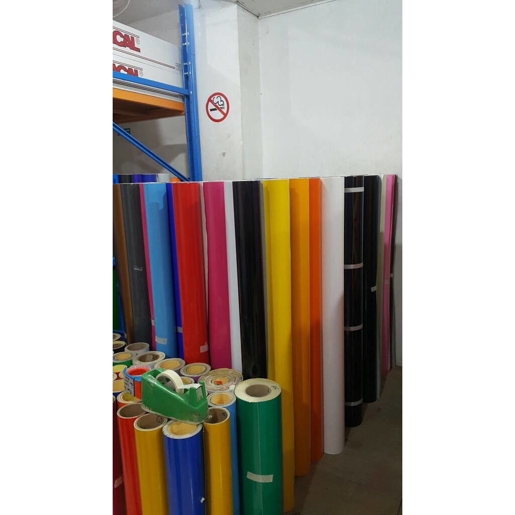 

Sticker Oracal 651 ROLL Gloss / Matte (Warna Biasa) Murah Skotlet 1 roll 126 cm x 50 meter