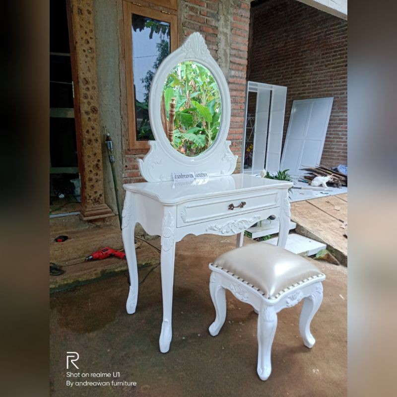 Meja rias ukiran jepara - meja rias cat duco putih - tolet  putih
