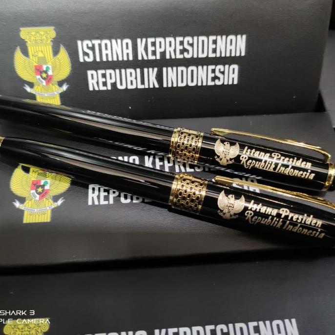 

Pulpen Istana 1 Box Isi 2 Pulpen ---Terbaru---