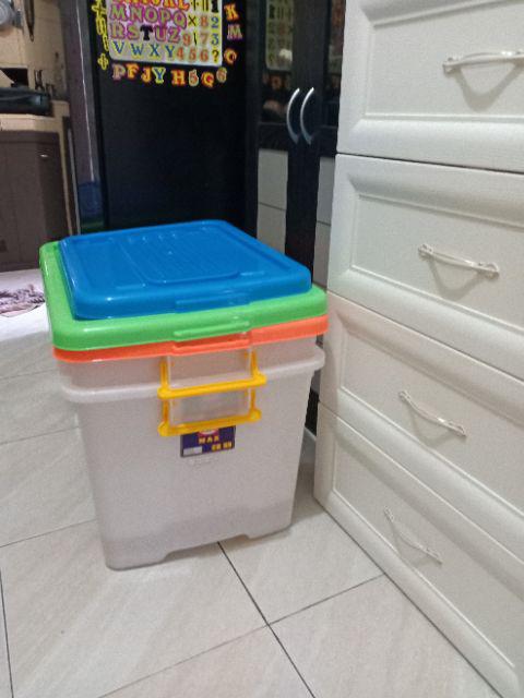 Kontainer / Kotak Penyimpan Serbaguna 8 L