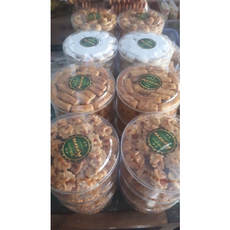 

PAKET KUE LEBARAN MURAH/500GRAM KUE LEBARAN