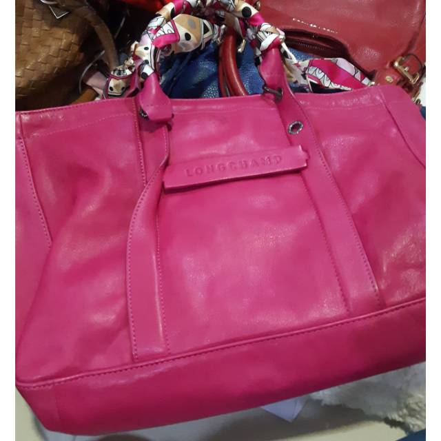 Tas selempang warna pink fanta brand LONGCHXXX