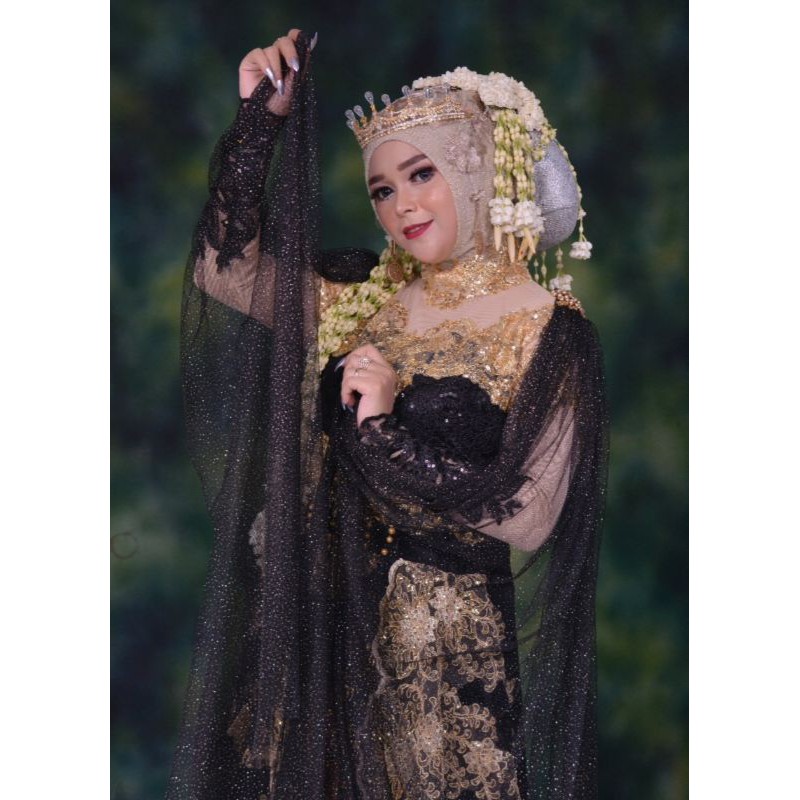 atasan kebaya plus ekor beludru