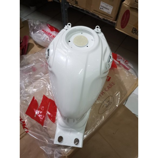 TANGKI GSX R 150 GSX S 150 PUTIH ORIGINAL SUZUKI