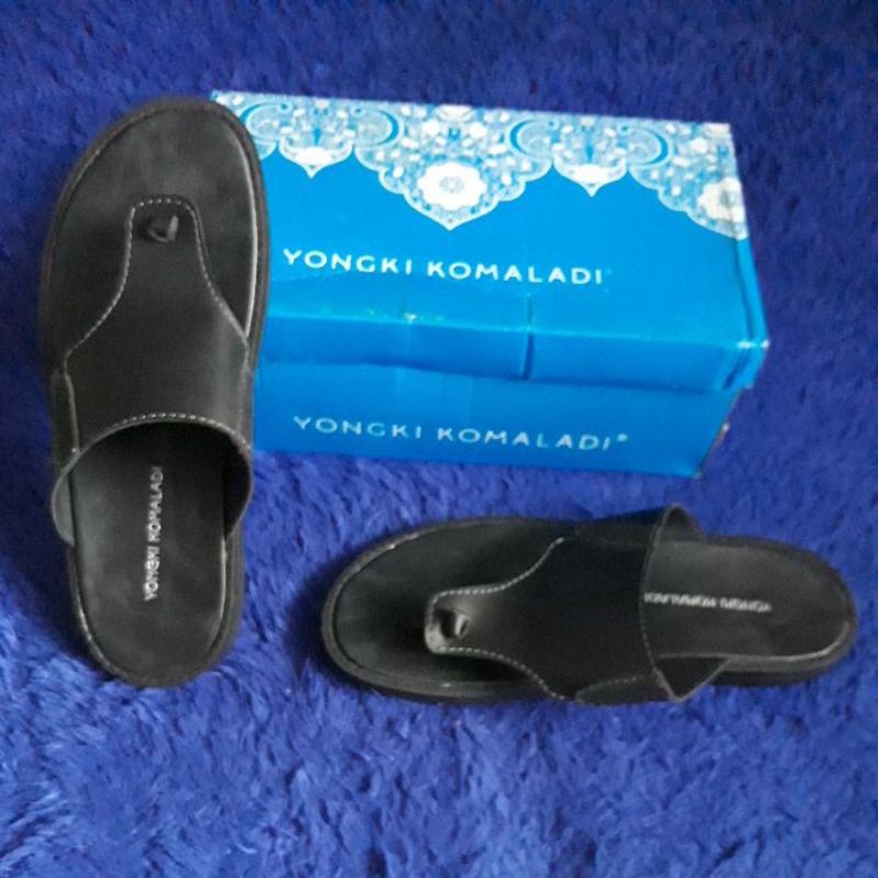 sandal yongki komaladi