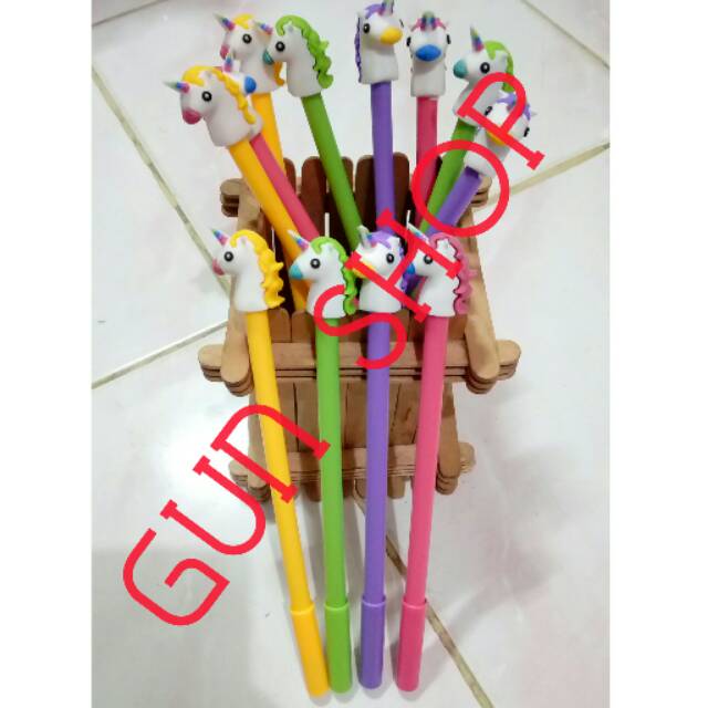 Pen karakter unicorn