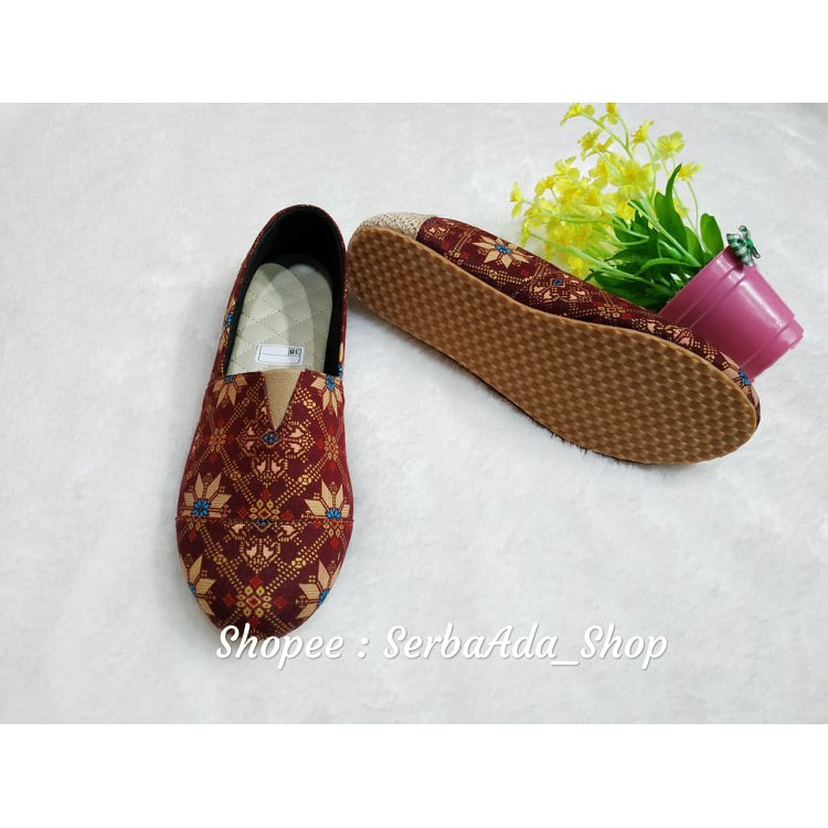 Sepatu Wanita Motif Slip On Lazara LLS 01 - F