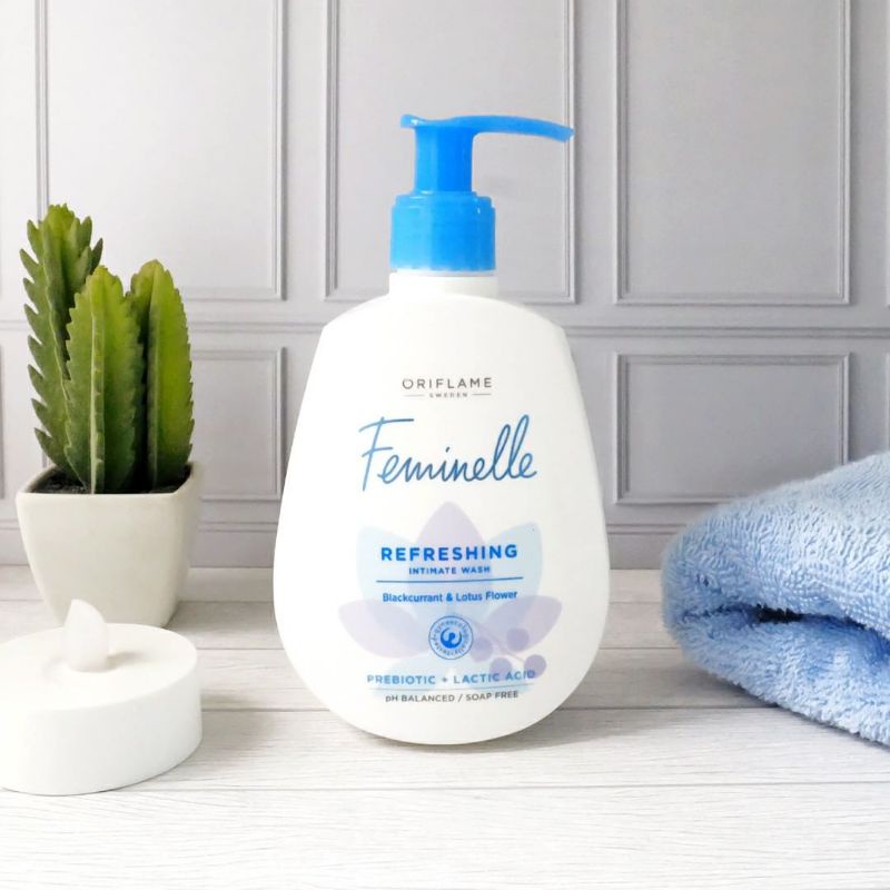 FEMINELLE PEMBERSIH AREA KEWANITAAN ISI 300ml