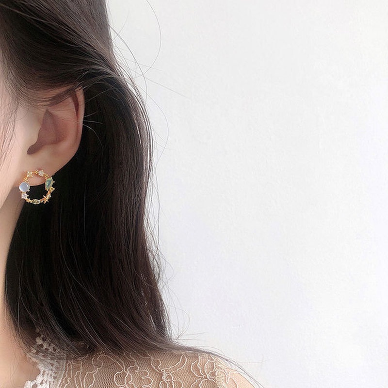 [Korean Fashion Crystal Flower Cirlce Stud Earrings] [Ladies Elegant Rhinestone Studs Earrings] [Korean INS Simple Style Bridal Wedding Party Ear Jewelry]