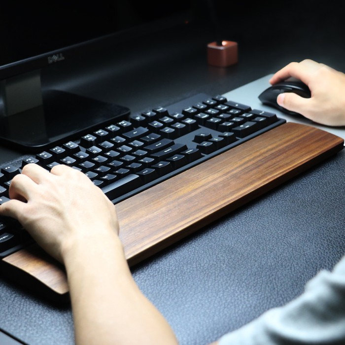 Triple W Keychron Wooden Walnut Wrist Pad Penyanggah Keyboard Komputer Kayu Kesehatan Premium