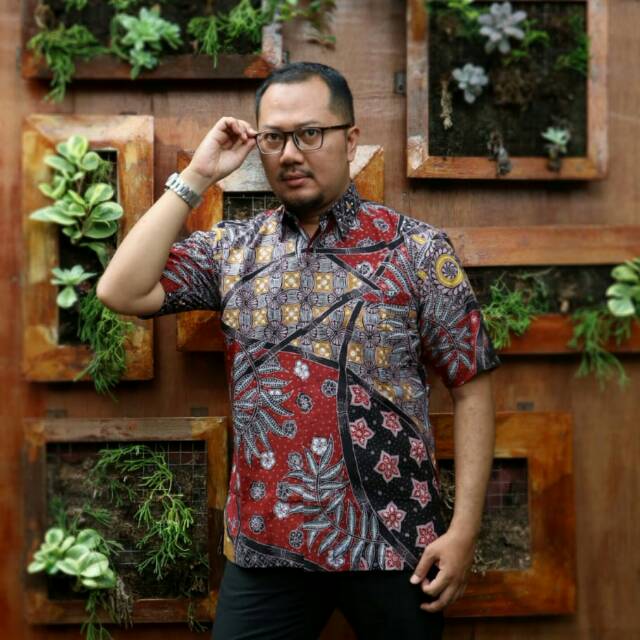 Batik cowok exclusive sablon malam lengan pendek