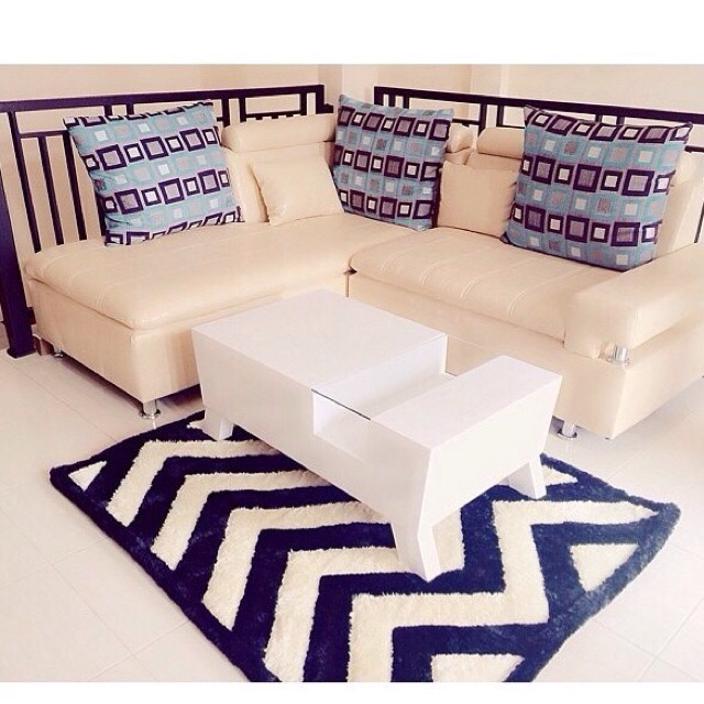 Karpet bulu motif chevron