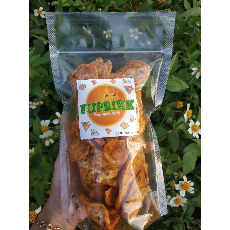 keripik tempe pedas asin daun jeruk