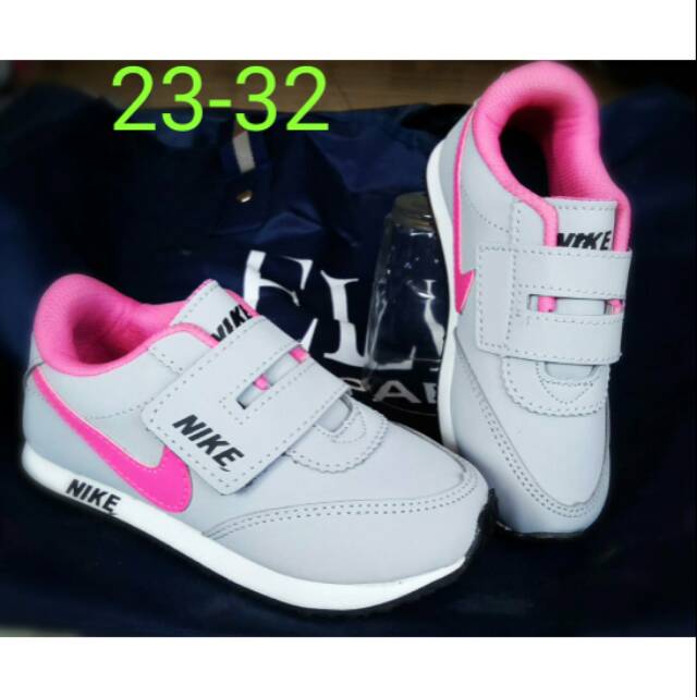 Sepatu anak nike pink perempuan