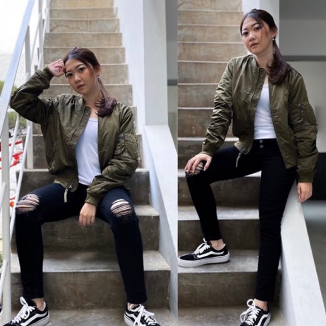 Gap Classic Bomber Jaket  100% Original .  New release .   Very recommended