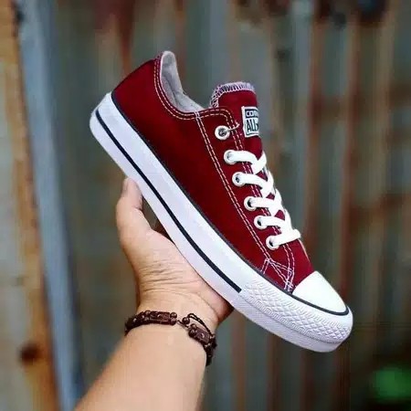 Sepatu Converse. Sepatu sekolah all star sneakers