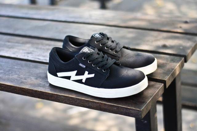 Sepatu Lokal Shoes Local Pride SIF Sonic Low Cut Black White