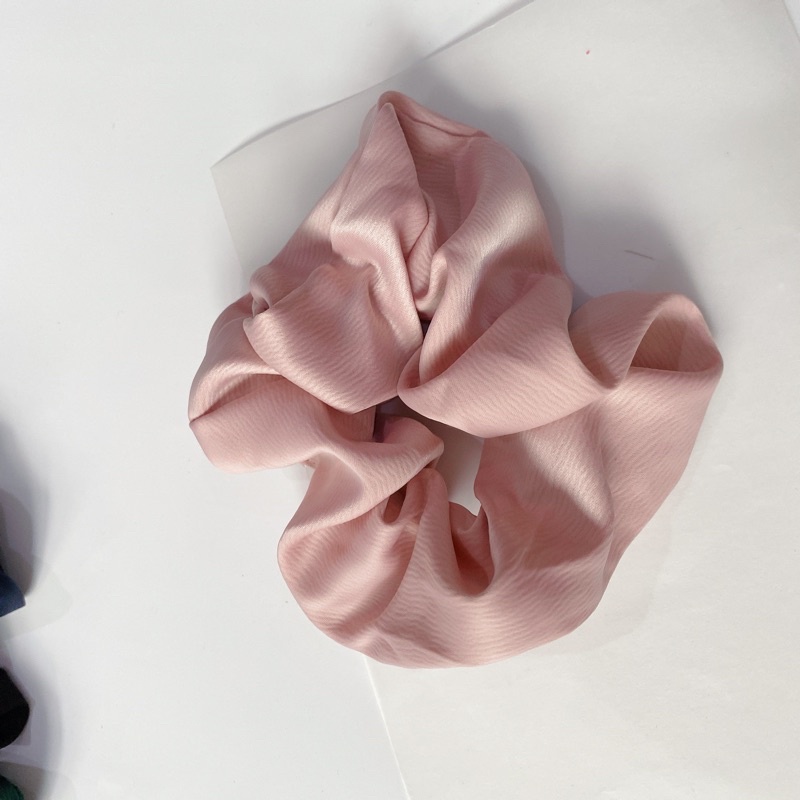 SATIN KOREAN BIG SCRUNCHY / IKAT RAMBUT KOREA BESAR / SCRUNCHIES / JUMBO / CEPOLAN HIJAB SUPER BESAR-Pink