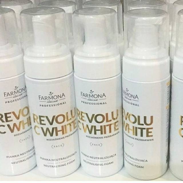 Farmona Revolu C White Neutralizing foam