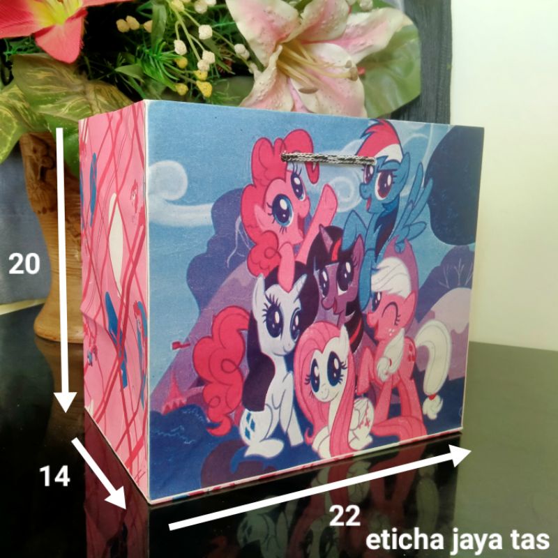 paperbag/tas kertas R7 karakter P22xL14xT20