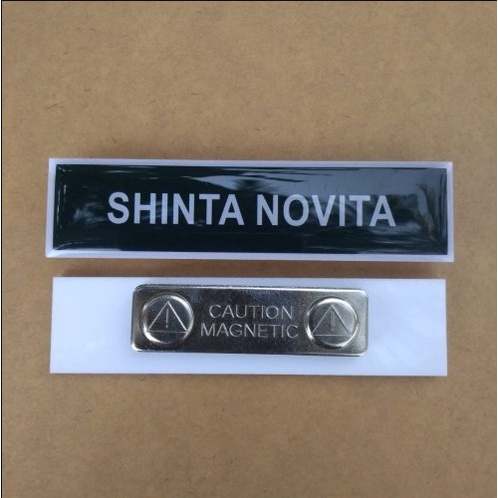 

NAME TAG PAPAN NAMA DADA AKRILIK RESIN CUSTOM PENITI / MAGNET