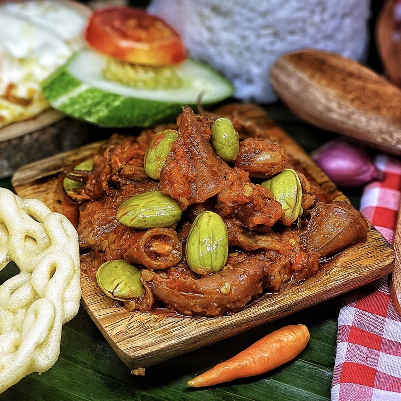 

Sambal Cumi Pete 1/2kg bisa tanpa pete setengah kg