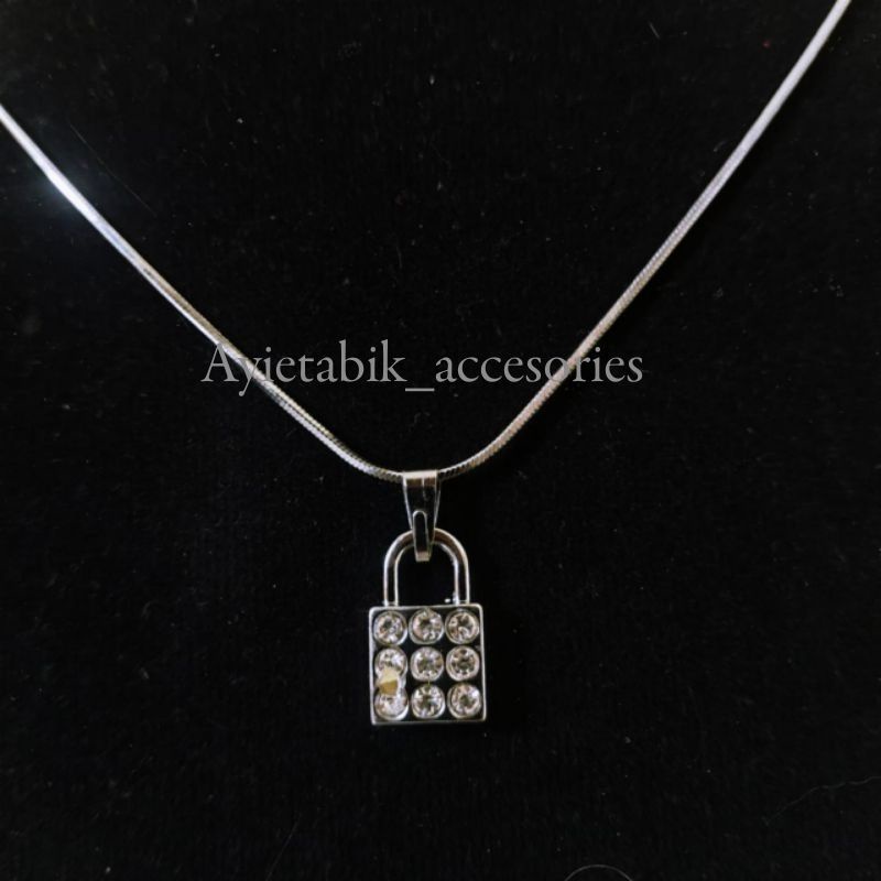 Kalung Liotin Gembok Mutiara Kalung Wanita Titanium Murah