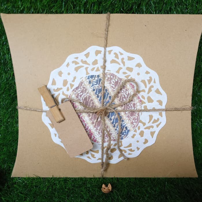 

READY STOCK PAKET PILLOW BOX/KOTAK KADO KARTON BATIK #05 PLT 31 X 23 X 6 CM