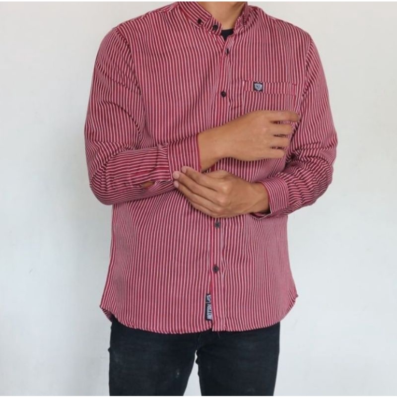 kemeja casual strip