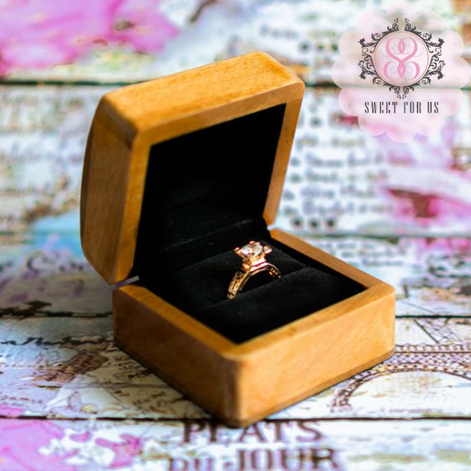 

AKSESORIS PERNIKAHAN BROWN WOOD RING BOX WITH BLACK VELVET INSIDE | KOTAK CINCIN KAYU BANTA PERLENGKAPAN PESTA CRAFT