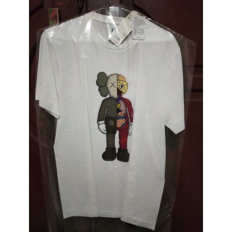 Baju Uniqlo X Kaws white Authentic
