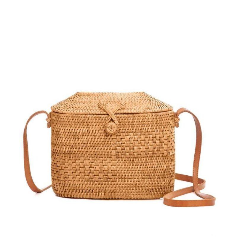 Tas Rotan Selempang Wanita Kekinian Etnik Bali Lombok