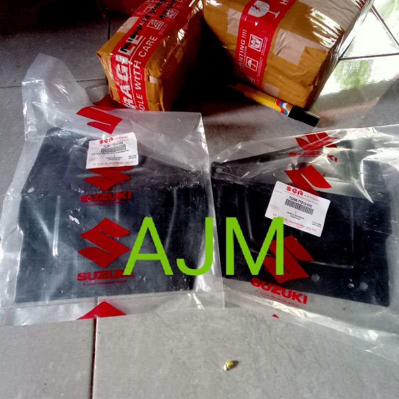 plat dudukan karpet ceret kepet lumpur belakang Suzuki Futura/t120ss pick up original harga kiri kan
