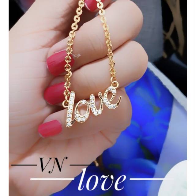 Kalung tulisan love