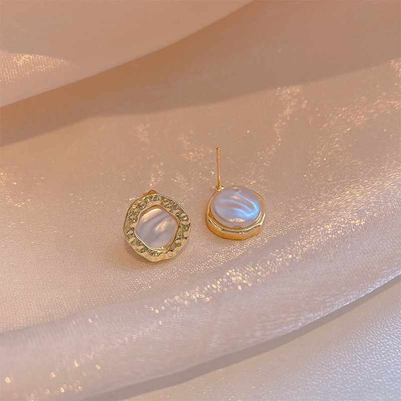 Anting Tusuk Gantung Bulat Asimetris Aksen Mutiara Imitasi Gaya Vintage Korea Untuk Wanita