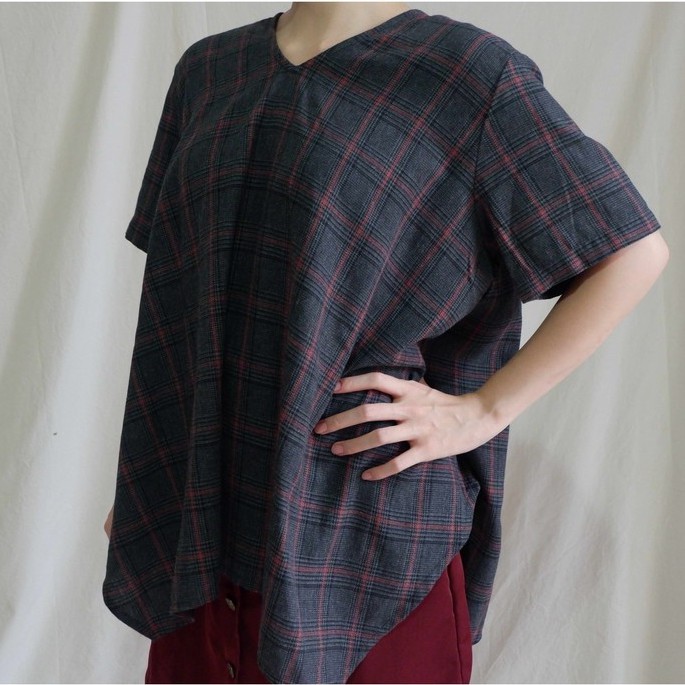 Atasan Wanita Olin Label Gingham V-neck Blouse - L Fit XL